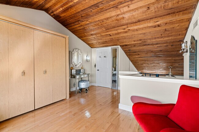 Building Photo - 1005 Bel Air Dr