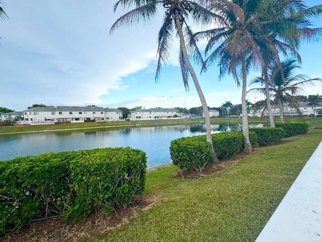 Building Photo - 14051 SW 120th Ct