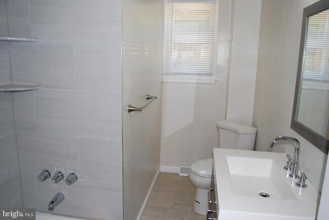 Building Photo - 223 Central Ave