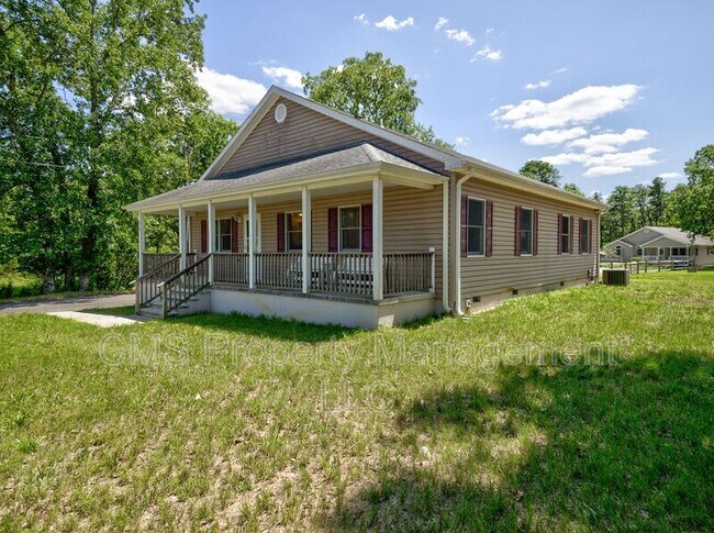 Building Photo - 756 Lakehurst Rd