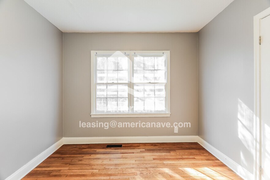 Building Photo - 4213 50th Ave N