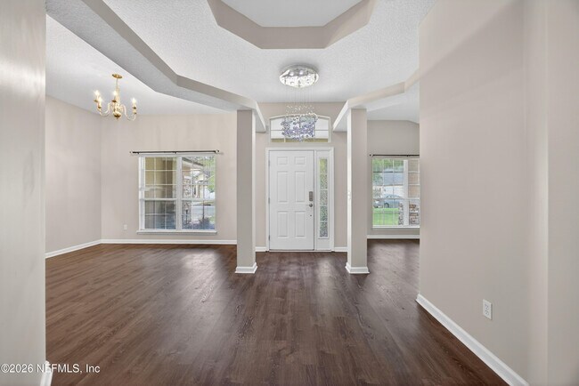 Building Photo - 648 W Johns Crk Pkwy
