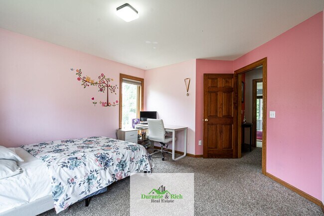 Building Photo - Beautiful 3 bedroom 2 Bath in the Perfect Location!!