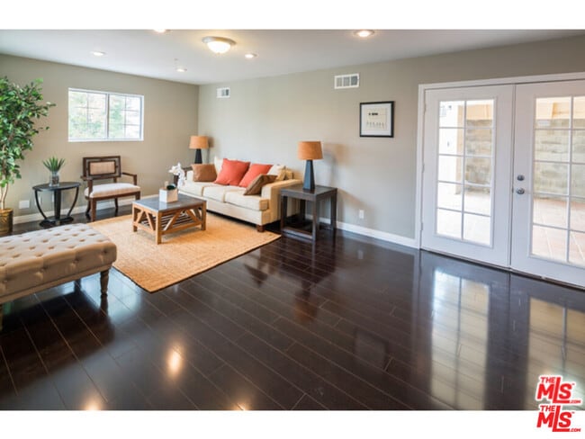 Building Photo - 705 N Dillon St