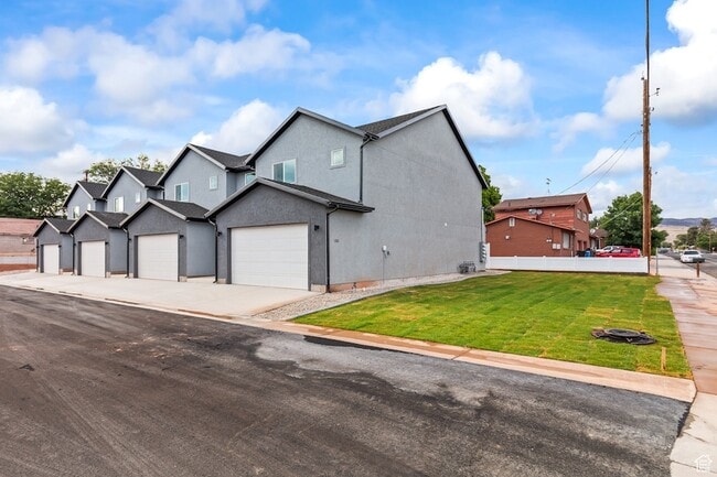 Building Photo - 150 S 100 E