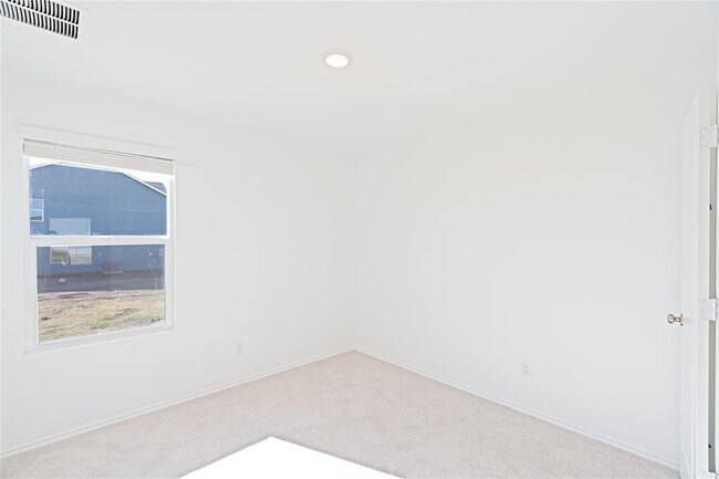 Building Photo - 241 Kings Row Ln