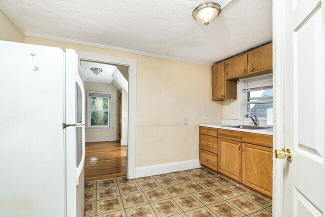Building Photo - 14-16 Edith Ave-
