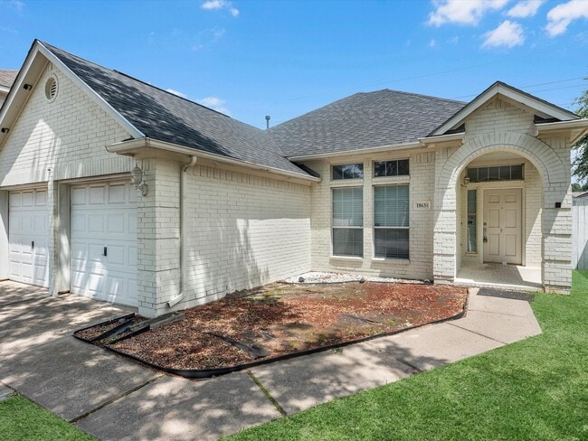Building Photo - 18634 S Wimbledon Dr