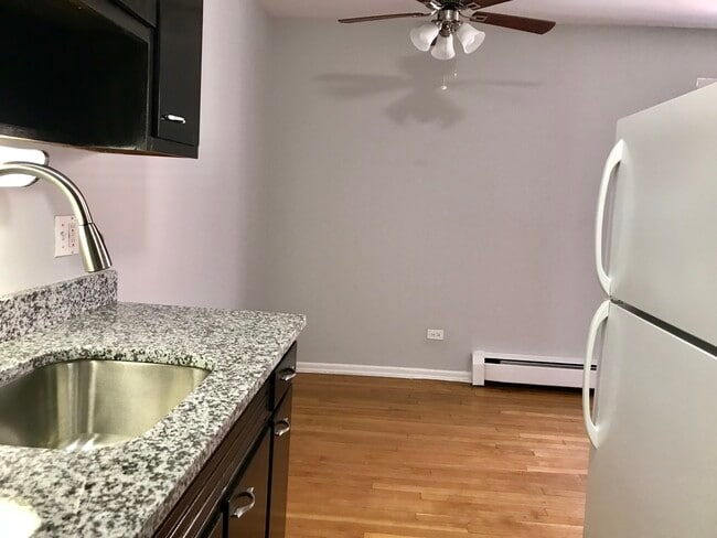 Building Photo - 6021 N Winthrop Ave