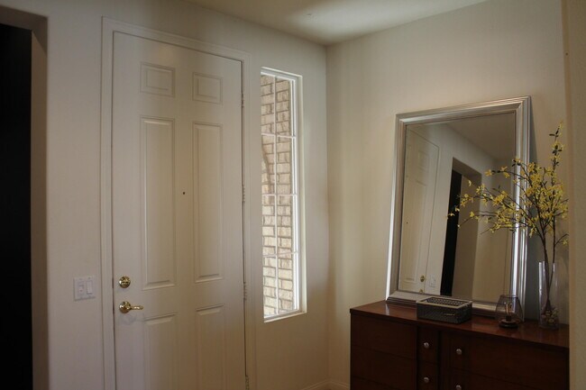 Building Photo - 84136 Olona Ct