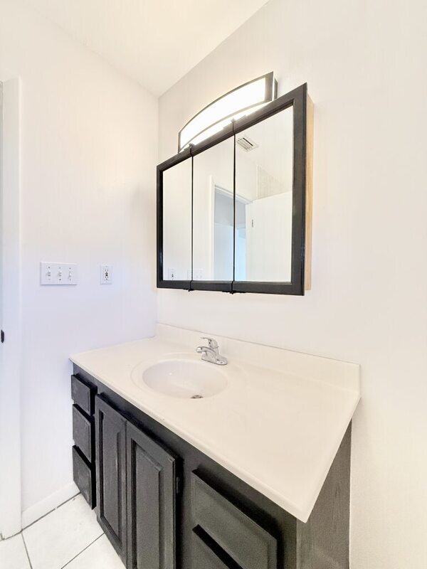 Building Photo - 2701 56th Ln N