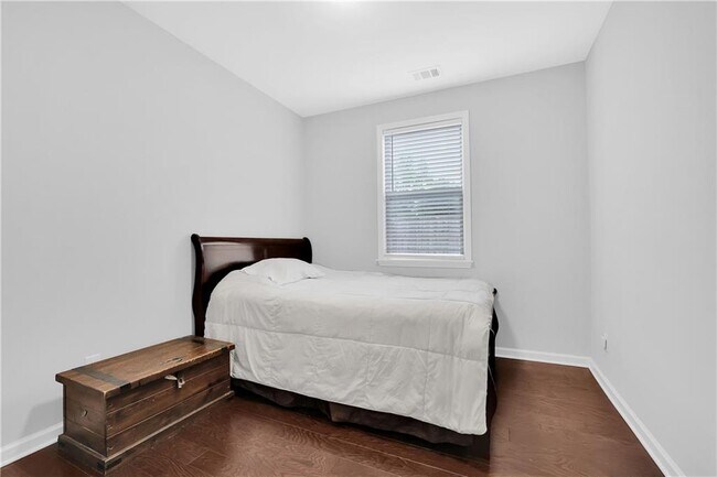 Building Photo - 2375 Woodmarsh Cir