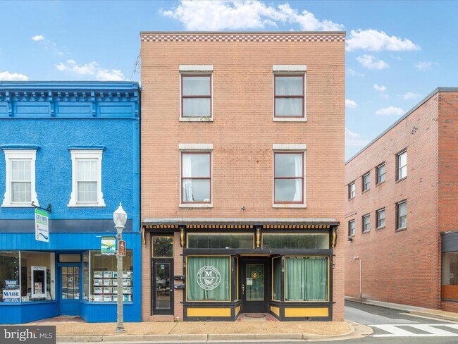 Building Photo - 401 E Main St