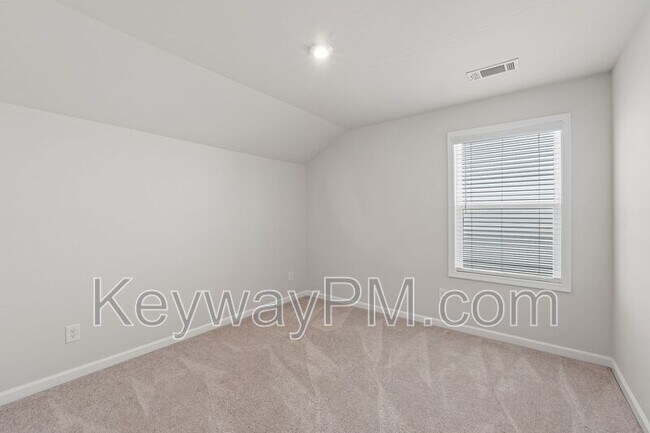 Building Photo - 651 Manitou Cir