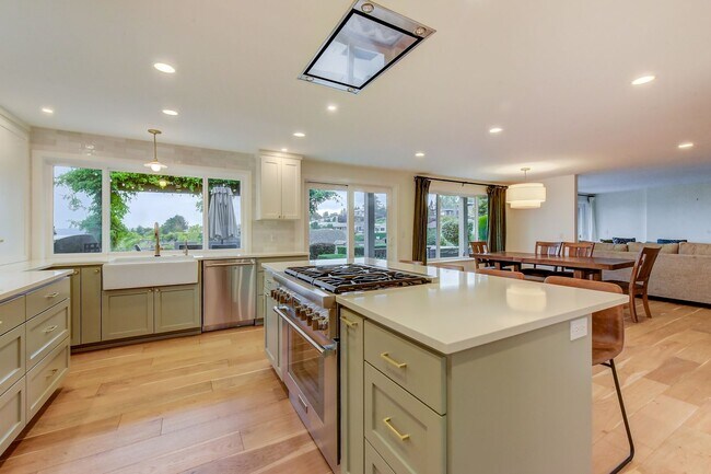 Building Photo - Space to Live, Host, and Breathe, All With a View of the Sound