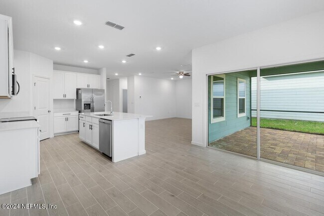 Building Photo - 28 Disston Cv