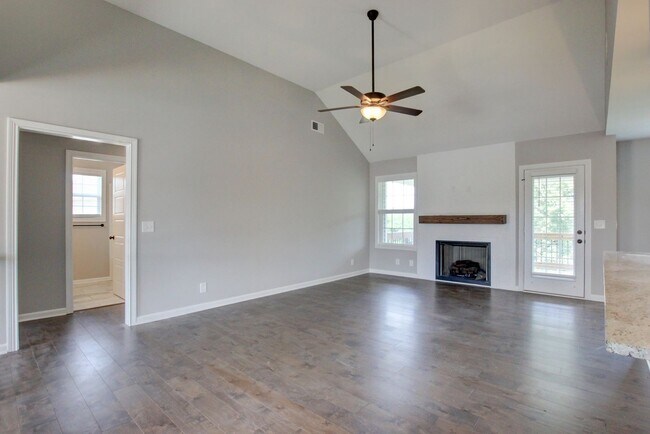 Building Photo - 1092 Barnhill Rd