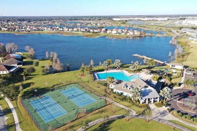 Building Photo - 6548 Great Bear Dr