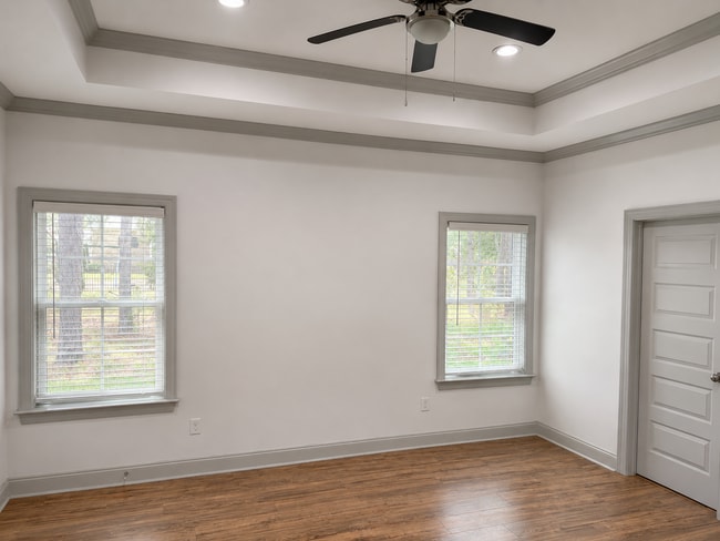 Building Photo - 5 Bedroom Home in West Lee County