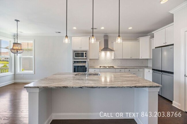 Building Photo - 2219 Midden Dr