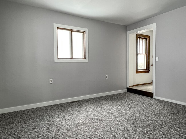 Building Photo - 617 W Baraga Ave
