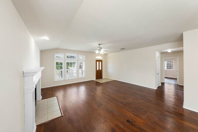 Building Photo - Gated Community - Resort Amenities