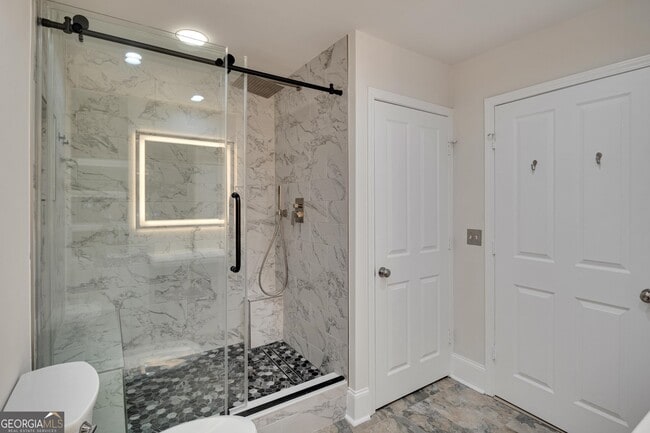 Building Photo - 1101 Juniper St NE