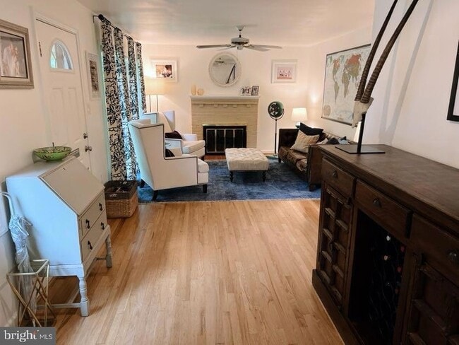 Building Photo - 5885 9th Rd N