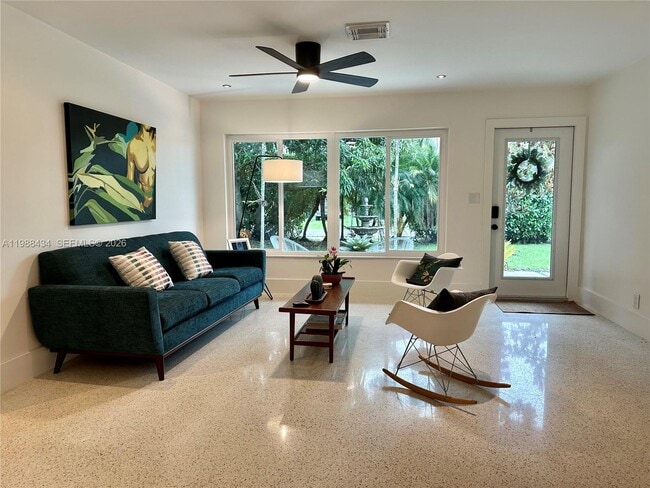 Building Photo - 1351 SW 32nd St