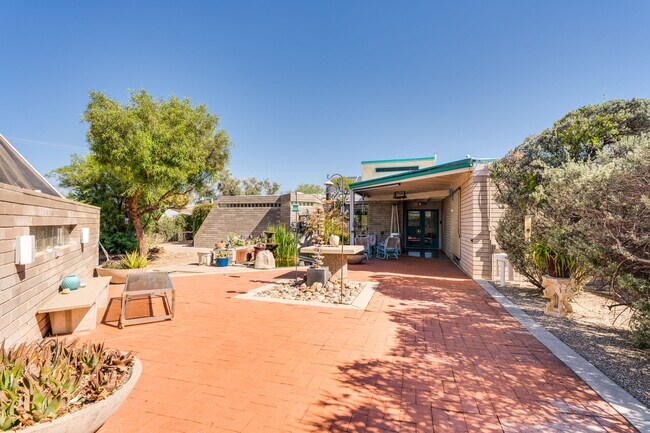 Building Photo - 3920 N Cactus Blvd