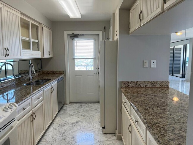 Building Photo - 1601-1601 N Central Ave