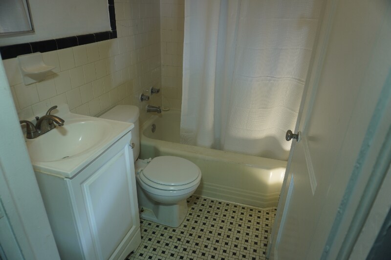 Building Photo - 3811 Lyndale Ave