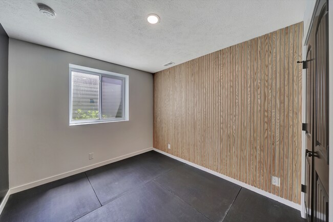 Building Photo - 7339 Yankee Woods Dr