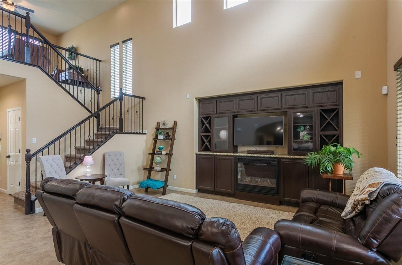 Living Room 2 - 3170 N Leanna Ave