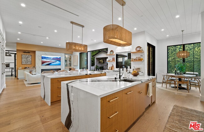 Building Photo - 15645 Woodvale Rd