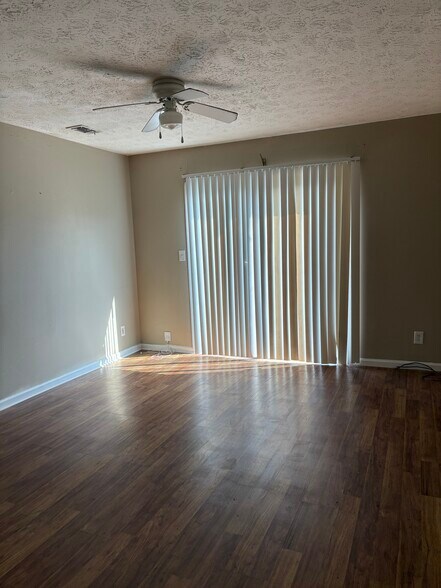 Building Photo - 1750 Wesley Way NW
