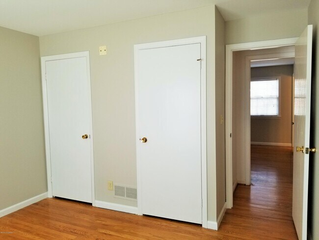 Building Photo - 8203 Camberley Dr