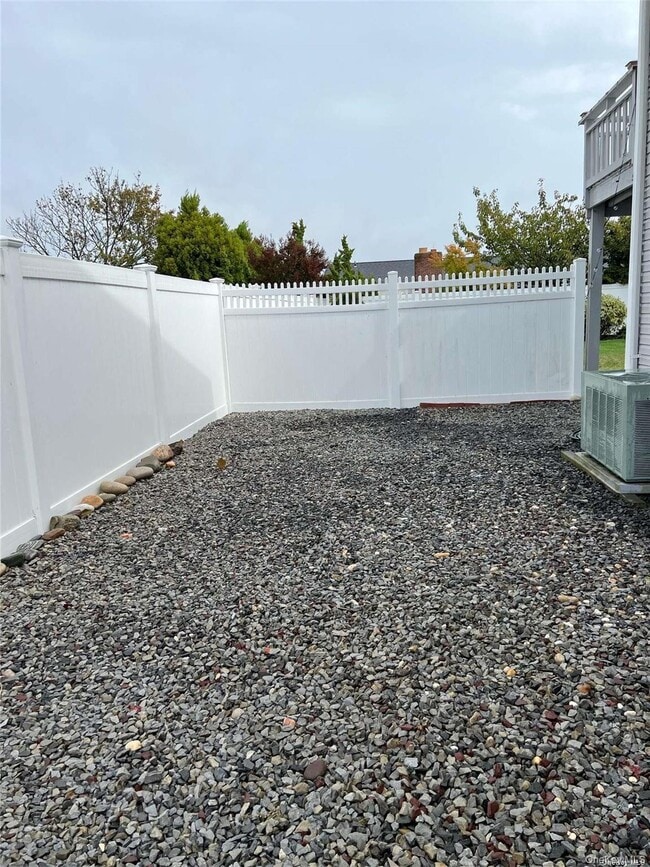 Building Photo - 65 Gateway Dr