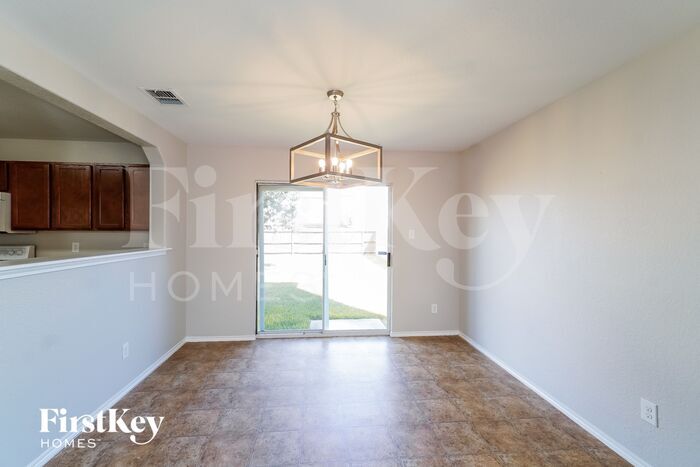 Building Photo - 9334 Maple Silver