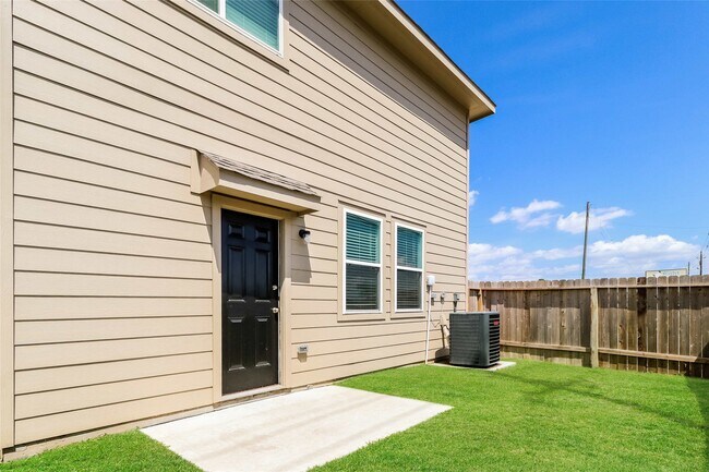 Building Photo - 21650 Mamba Wy