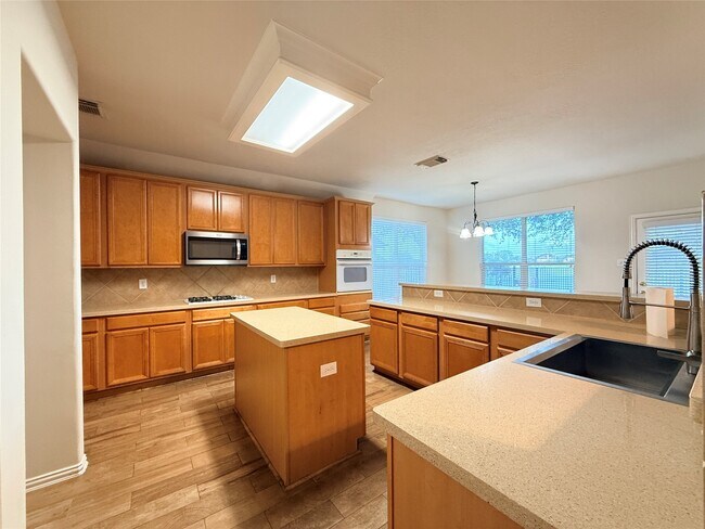 Building Photo - 2144 Brittany Colony Dr