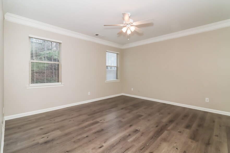 Building Photo - 206 Shaw Dr