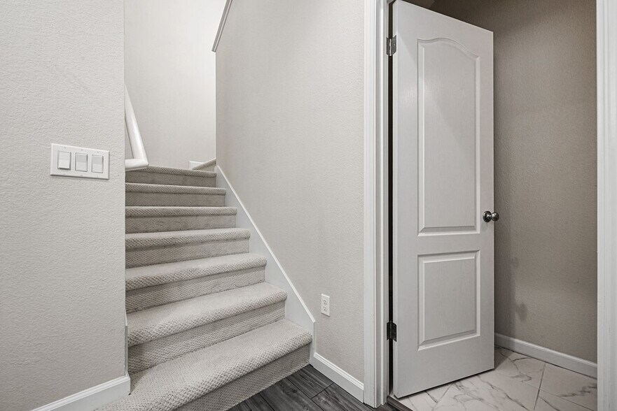 Building Photo - 1477 Cecilia Dr