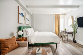 Building Photo - 234 W 73rd St