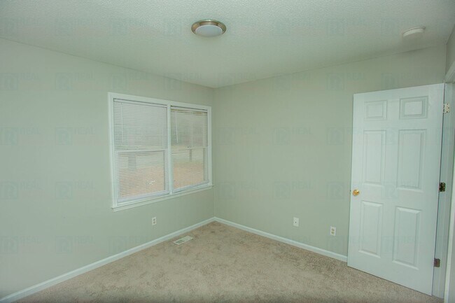 Building Photo - Welcome to your new home in Durham, NC!