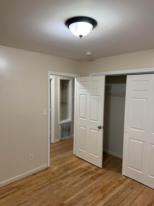 Building Photo - 189 Myrtle Ave