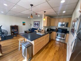 Building Photo - 38 W Main St