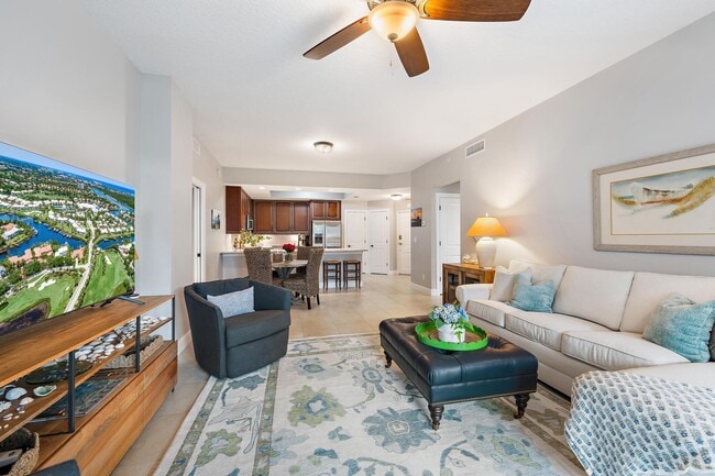 Building Photo - 814 Bay Colony Dr S