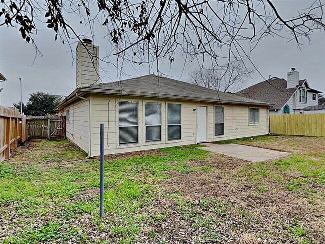 Building Photo - 17602 Coventry Oaks Dr