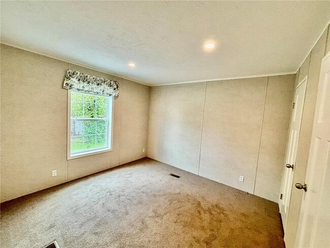 Building Photo - 1 Court St